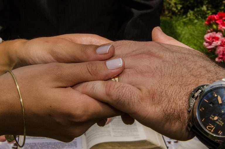 Acatistul Bunei Vestiri ce semnificatie are si cum se rosteste